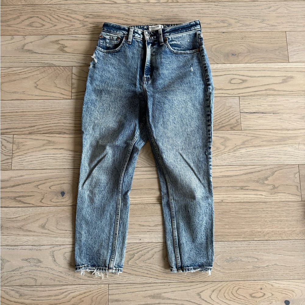 Abercrombie & Fitch The Mom High Rise Jeans